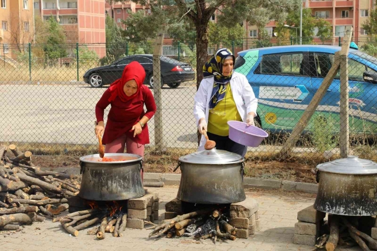 Yenişehir Belediyesinden İhtiyaç Sahiplerini Kışlık Konserve