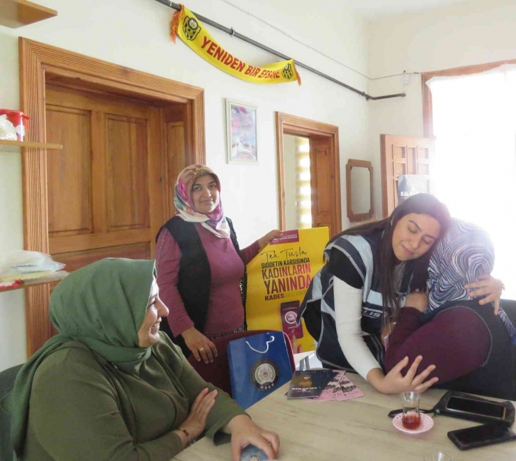 Kadın Polislerden Kadınlara ’’şiddet’’ Uyarısı