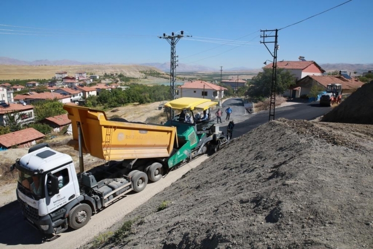 Orduzu’da 5 Sokağa Daha Sıcak Asfalt