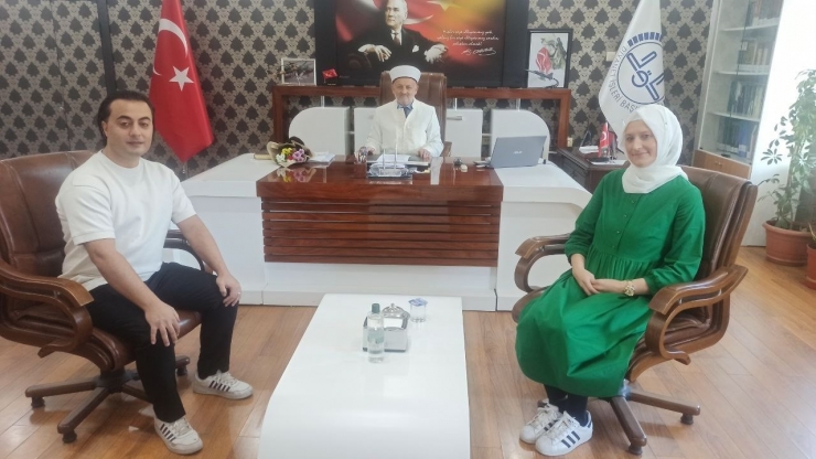 Letonyalı Laura, Leyla İsmini Alarak Müslüman Oldu