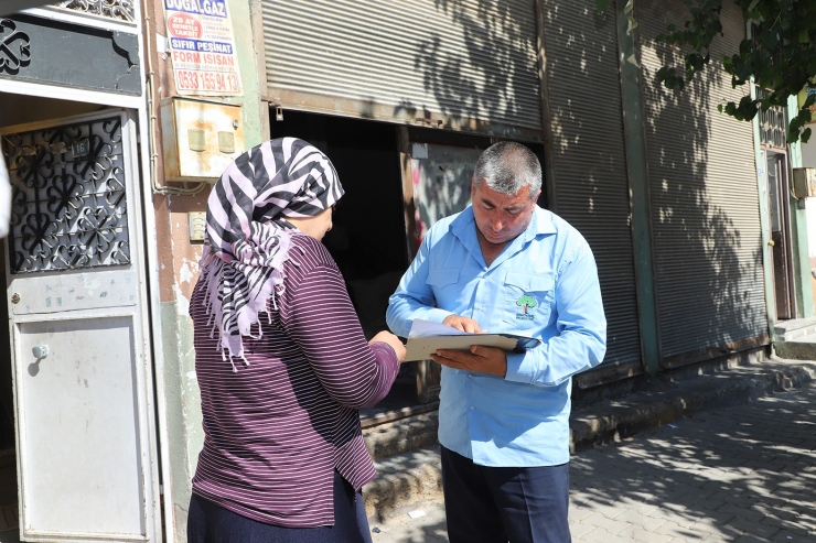 Şehitkamil’de Budamadan Elde Edilen Odunlar Dar Gelirli Ailelerle Yakacak Olarak Dağıtıldı