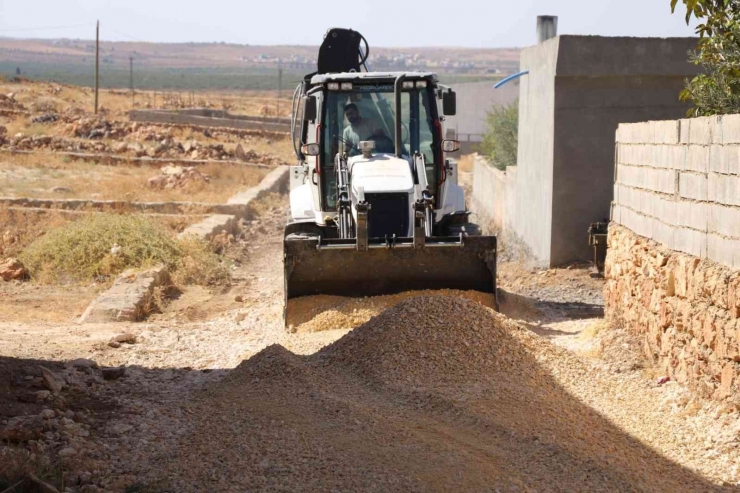 Karaköprü Kırsalında Yollar Yenileniyor