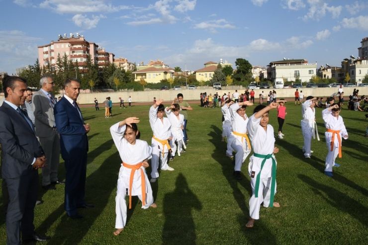 Amatör Spor Haftası Tören İle Başladı