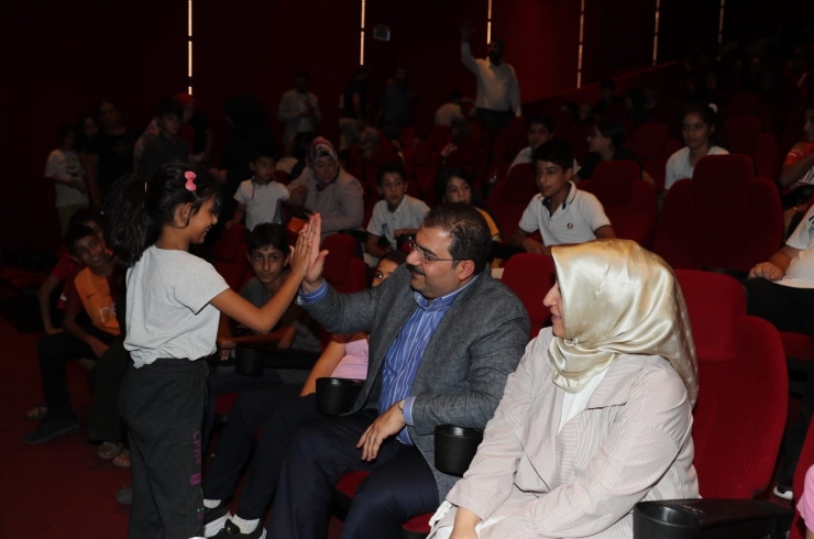 Şanlıurfa’da Dünya Çocuk Günü’nde Çocuklar Unutulmadı