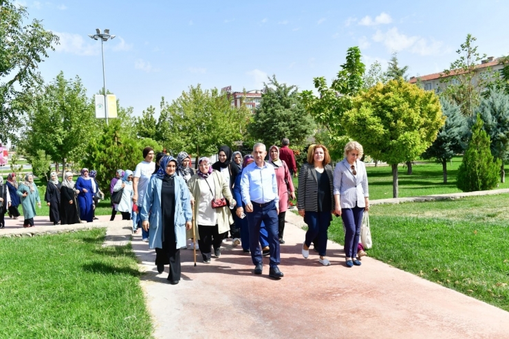 Yeşilyurt’ta Sağlık İçin Yüründü