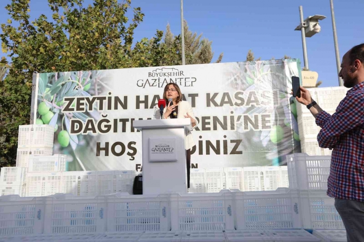 Çiftçilere Hasat Kasası Dağıtıldı