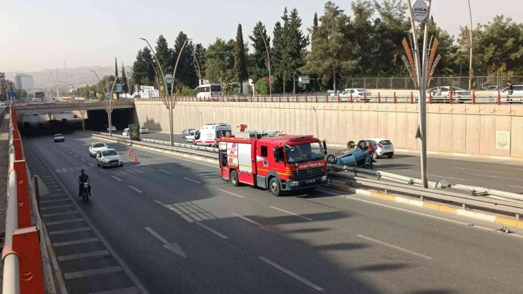 Şanlıurfa’da Otomobil Takla Attı: 2 Yaralı