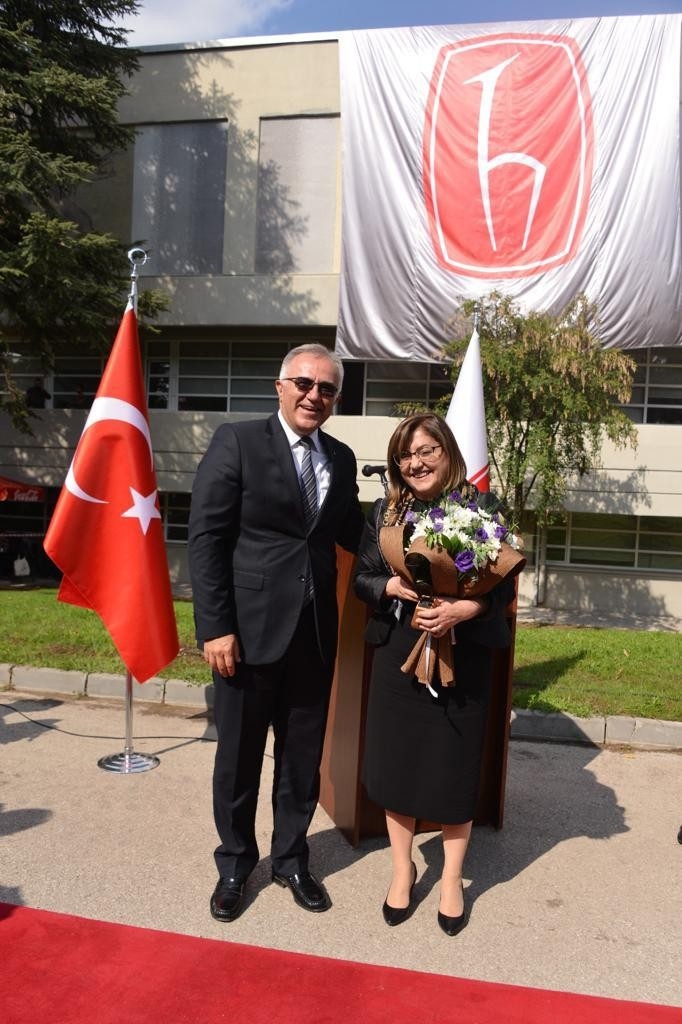 Çingene Kızı Mozaiği, Hacettepe Üniversitesi Duvarında Yerini Aldı