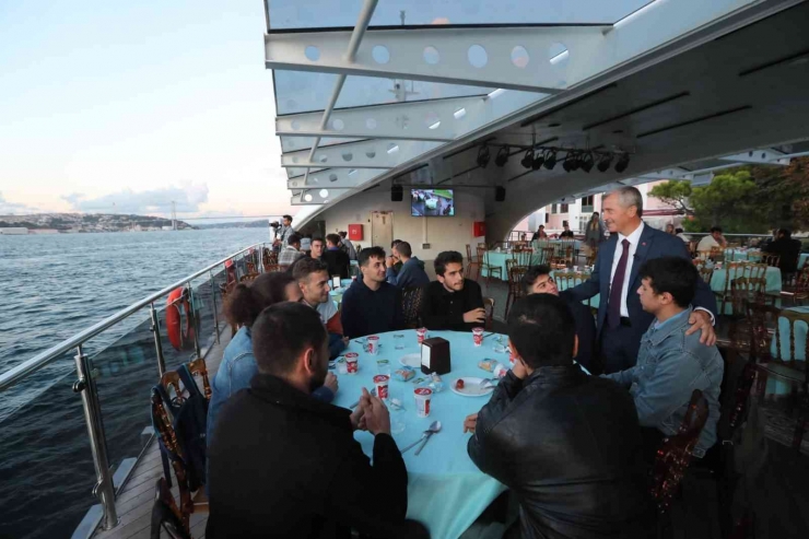 Başkan Tahmazoğlu İstanbul’da Ve Ankara’da Şahinbeyli Öğrencilerle Bir Araya Geldi