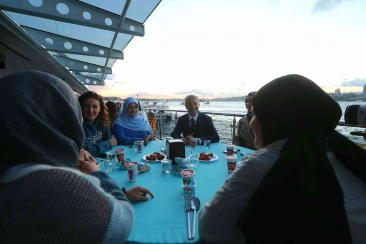 Başkan Tahmazoğlu İstanbul’da Ve Ankara’da Şahinbeyli Öğrencilerle Bir Araya Geldi