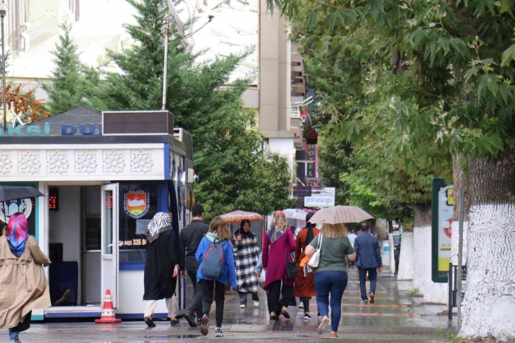 Malatya’da Sağanak Yağış Etkili Oldu