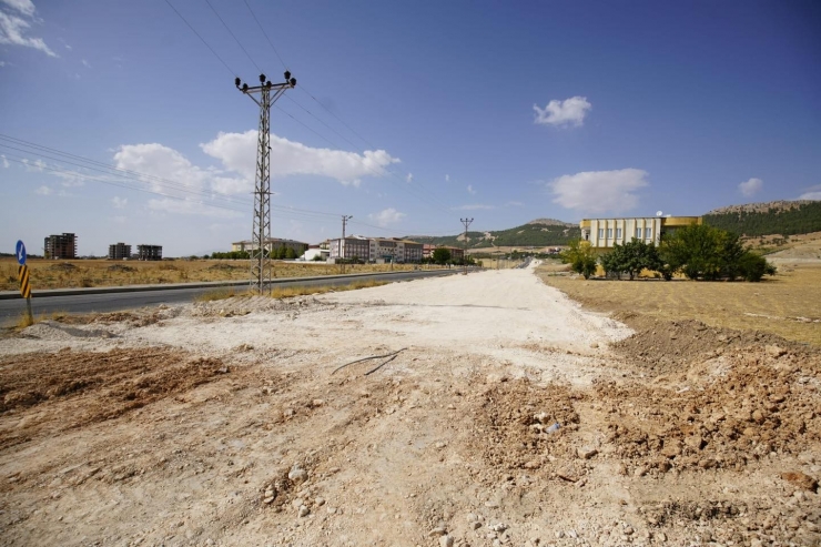 Esentepe’de Yol Genişletme Çalışmaları Devam Ediyor