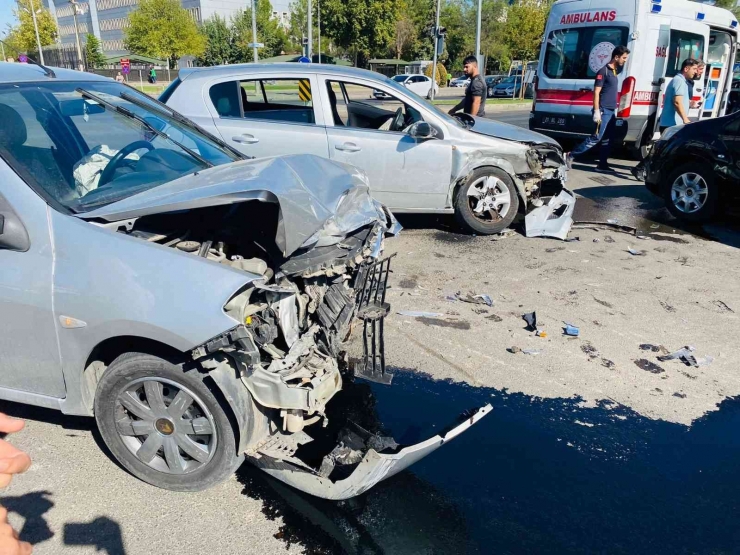 Diyarbakır’da Sürücü Hatalarından Kaynaklı Kaza Bilançosu: 2 Ölü, 453 Yaralı