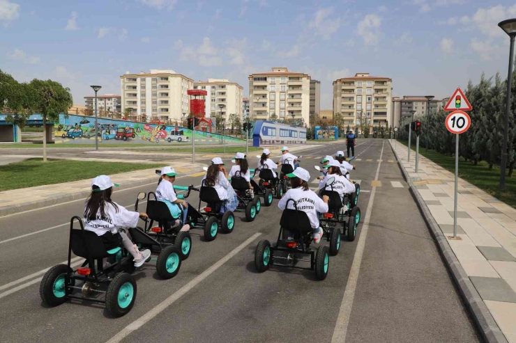 Trafik Eğitim Parkında Eğitimler Devam Ediyor