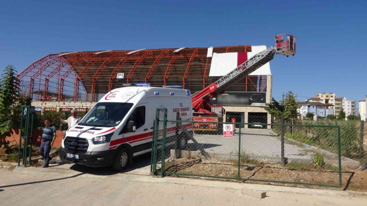 Halı Saha Çatısında Elektrik Akımına Kapılan İşçi Hayatını Kaybetti