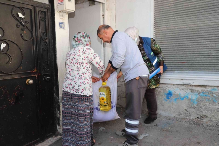 Şehitkamil’de Dar Gelirli Ailelere Gıda Yardımı