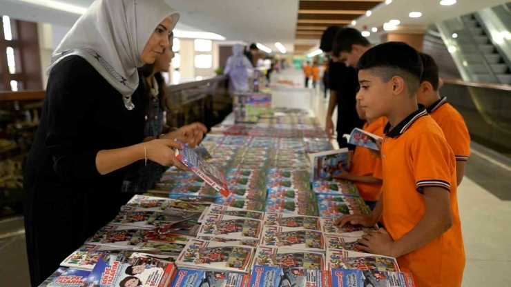 Gaziantepliler Sevdikleri Kitap Ve Yazarlarla Buluşuyor