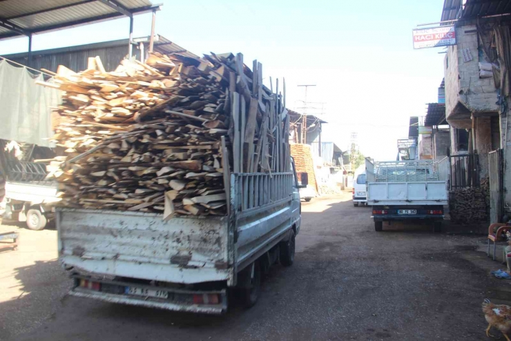 Şanlıurfa Oduncular Pazarı’nda Kış Hazırlıkları Başladı