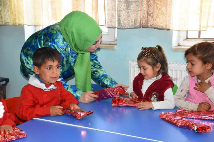 Anaokulu Öğrencilerine Kırtasiye Desteği