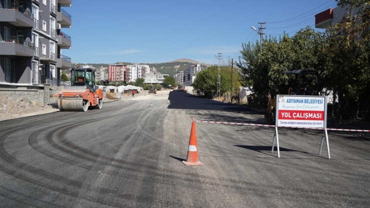 Dumlupınar Caddesinde Asfalt Çalışması