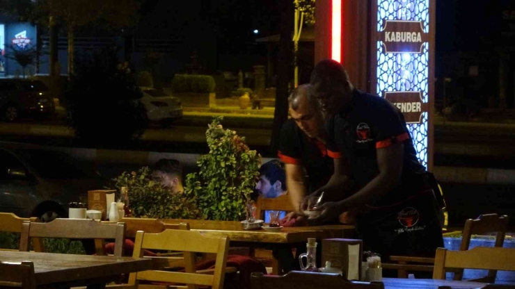 Diyarbakır’da Paça Servisi Burkina Fasolu ‘bünyamin’in Elinden