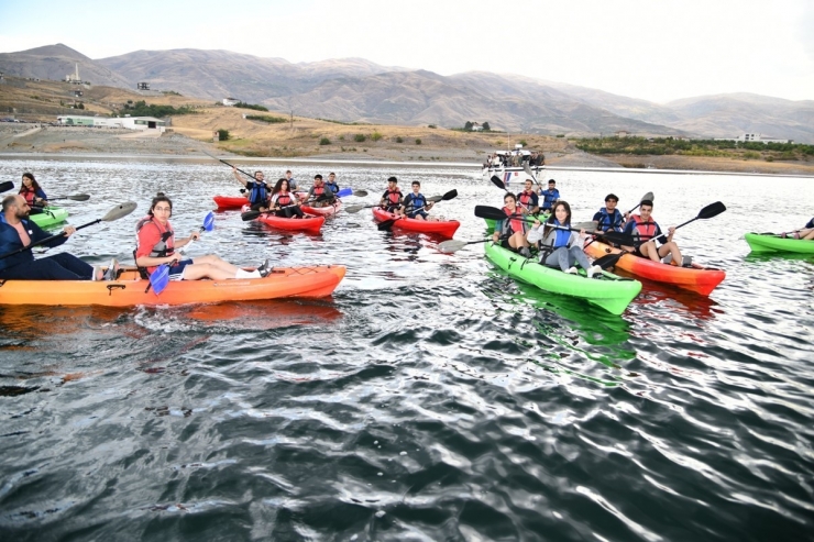 Karakaya Barajında Su Sporları Etkinliği