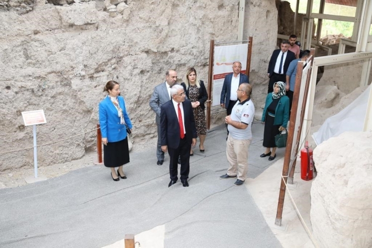 Milletvekili Bakbak, Arslantepe’ye Hayran Kaldı