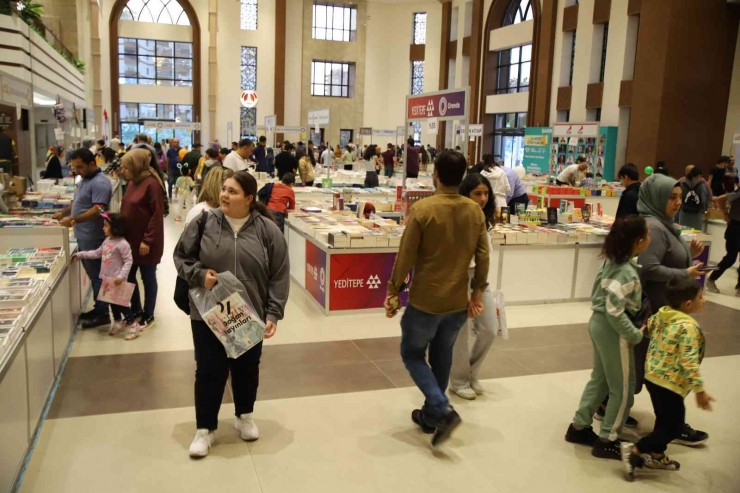 Şahinbey Kitap Fuarı’nı Yüz Binlerce Kişi Ziyaret Etti