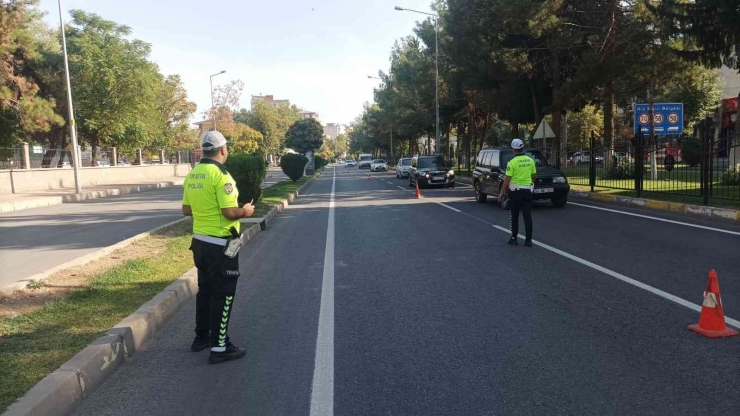 Motosiklet Sürücülerine Kask Denetimi