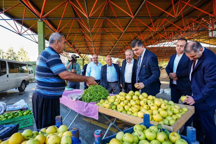 Fadıloğlu, Pazar Esnafı İle Kahvaltıda Bir Araya Geldi