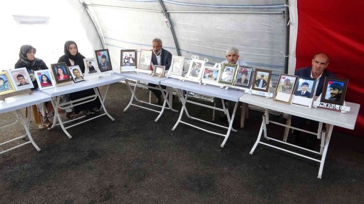 Evlat Nöbetindeki Anne Dağdaki Kızına Seslendi: "orası Boş Dava; Annenin Yuvasından Başka Güzel Bir Yer Yok"