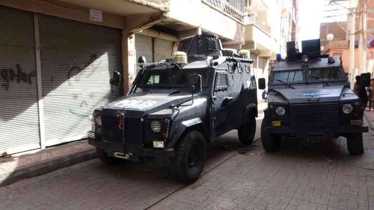 Sokakta Oynayan 10 Yaşındaki Çocuk Kurşunların Hedefi Oldu