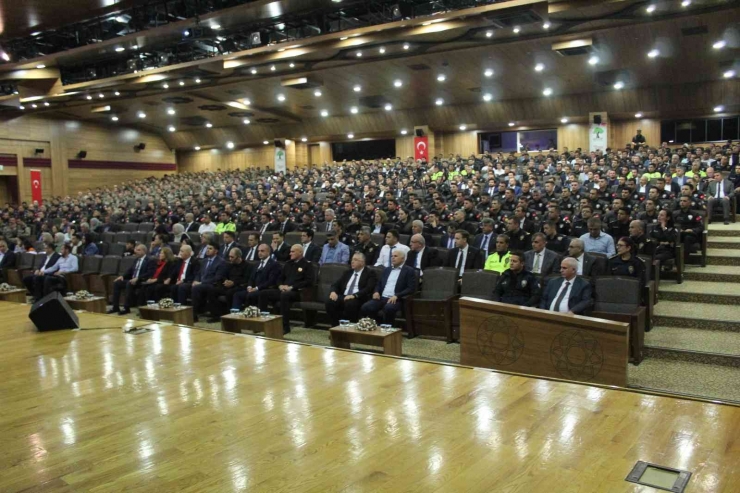 Polis Başmüfettişi Sula İle Eski Tem Daire Başkanı Aslan’dan Polislerle Söyleşi