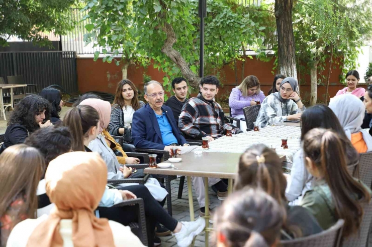 Sanko Üniversitesine Yeni Öğrencilerine Gaziantep Tanıtıldı