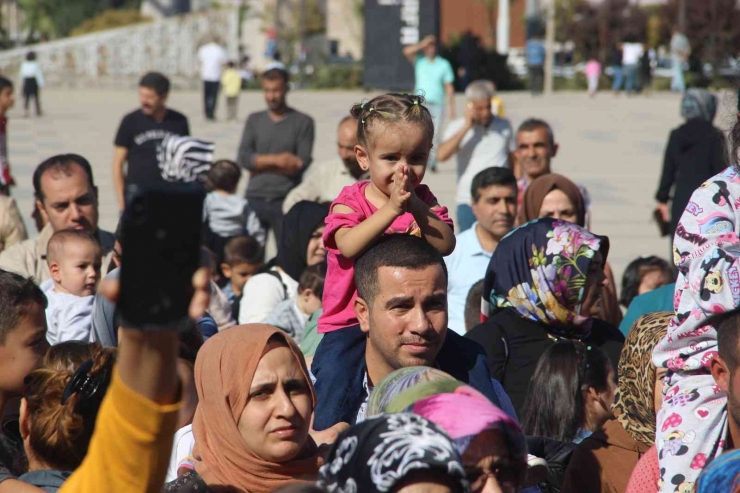 Şanlıurfa’da Çocuklar ’oyun Karavanı’ İle Eğlendi