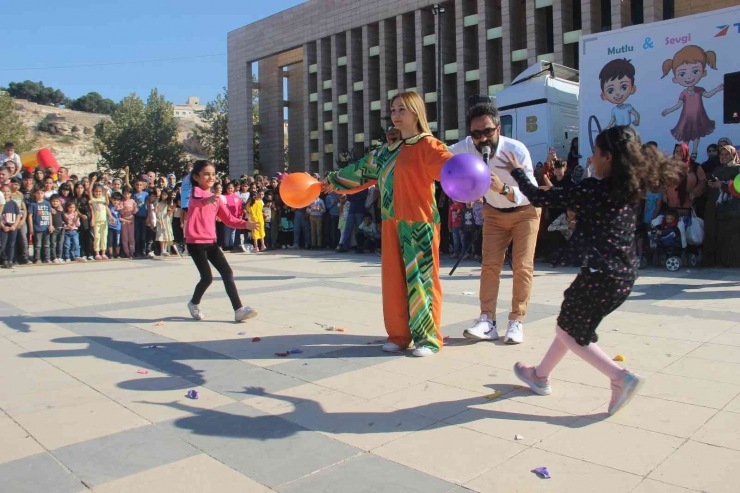 Şanlıurfa’da Çocuklar ’oyun Karavanı’ İle Eğlendi