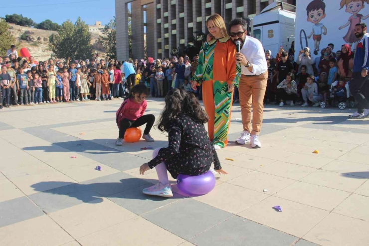 Şanlıurfa’da Çocuklar ’oyun Karavanı’ İle Eğlendi