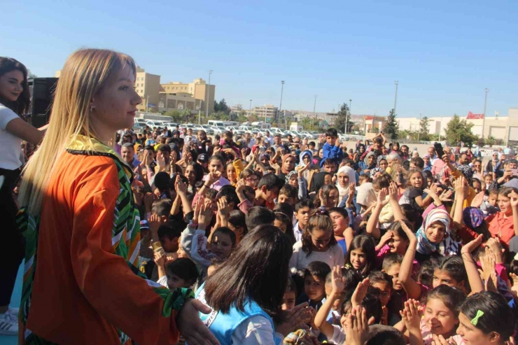 Şanlıurfa’da Çocuklar ’oyun Karavanı’ İle Eğlendi