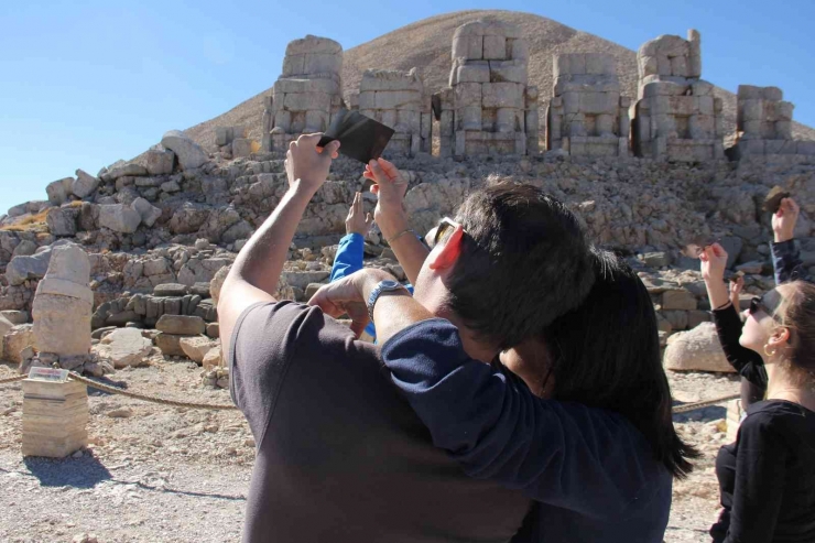 Nemrut Dağı Zirvesinde Güneş Tutulması Heyecanı