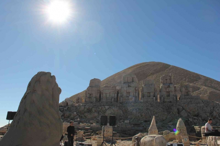 Nemrut Dağı Zirvesinde Güneş Tutulması Heyecanı