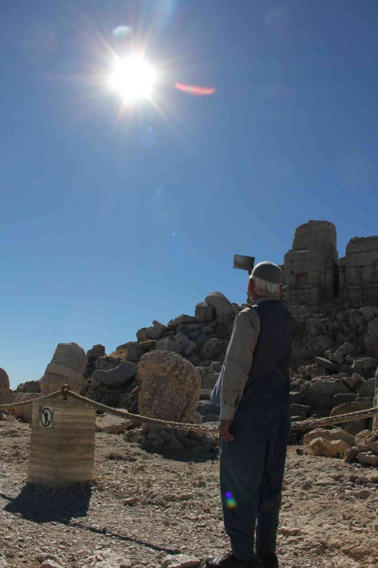 Nemrut Dağı Zirvesinde Güneş Tutulması Heyecanı