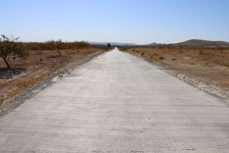 Birecik’e Uzun Ömürlü Beton Yol