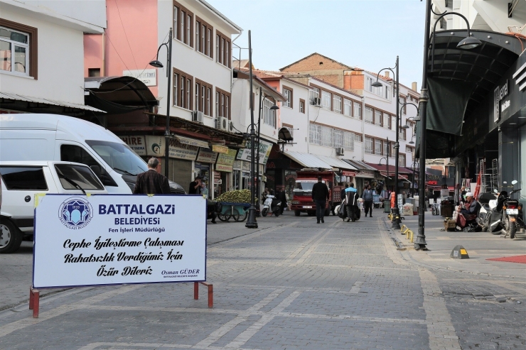 Battalgazi Sokaklarında Yenileme Çalışmaları Sürüyor