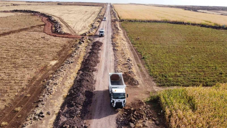 Siverek Kırsalında Yol Yapım Çalışması