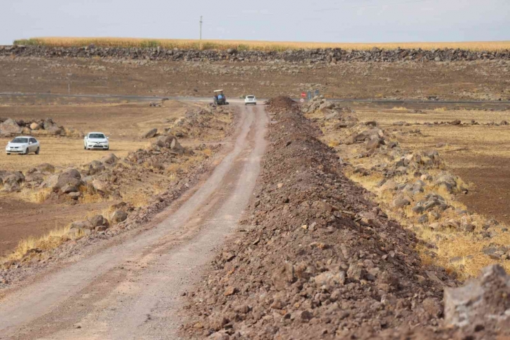 Siverek Kırsalında Yol Yapım Çalışması