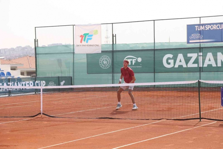 Uluslararası Gaziantep Cup Tenis Turnuvasında Heyecan Sürüyor