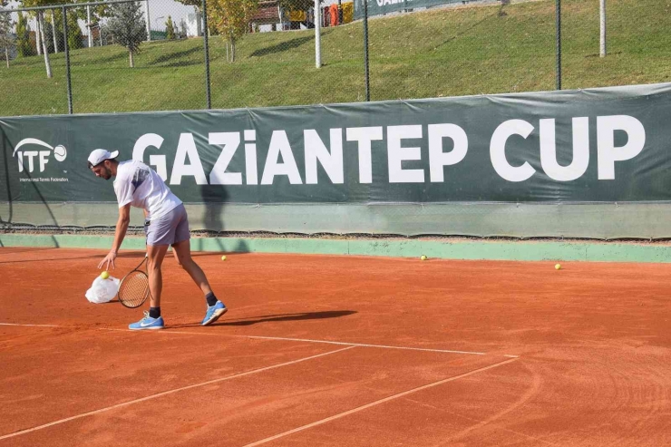 Uluslararası Gaziantep Cup Tenis Turnuvasında Heyecan Sürüyor