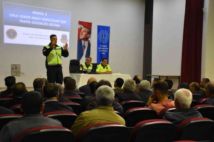 Öğrenci Servis Şoförlerine Seminer Verildi