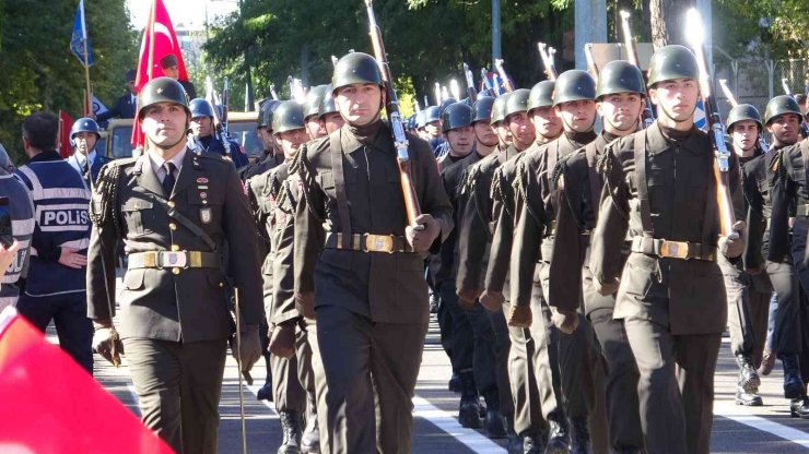 Diyarbakır’da Cumhuriyetin 99. Yıldönümü Coşkuyla Kutlandı