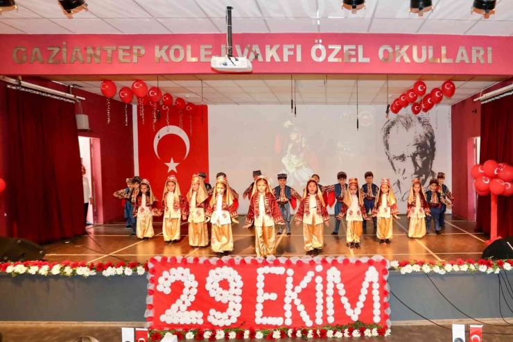 Gaziantep Kolej Vakfı’nda Cumhuriyet Coşkusu